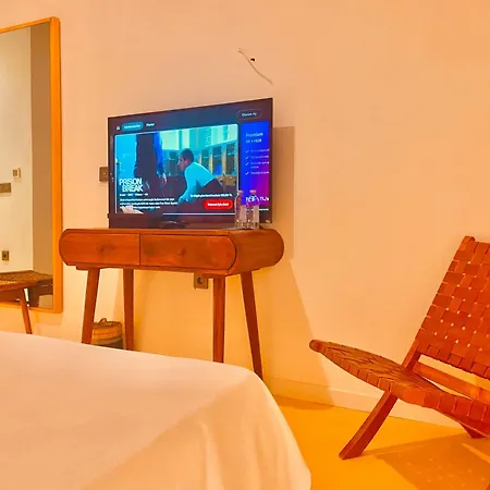 No908 Sunset Bar Otel