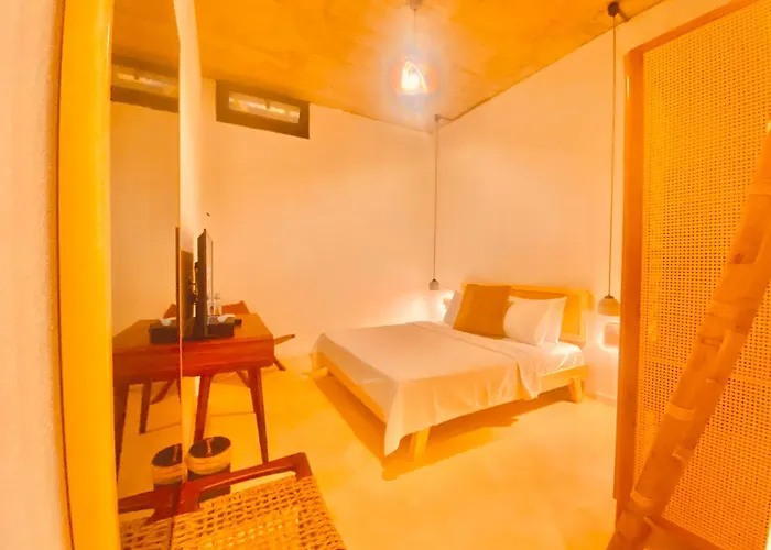 No908 Sunset Hotell *