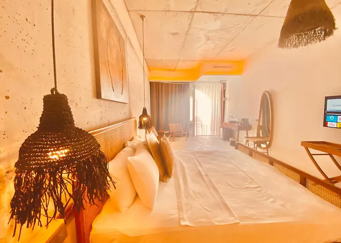 No908 Sunset Hotell *