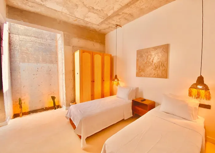 No908 Sunset Hotell *