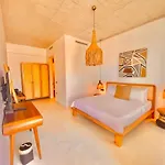 No908 Sunset Hotel *