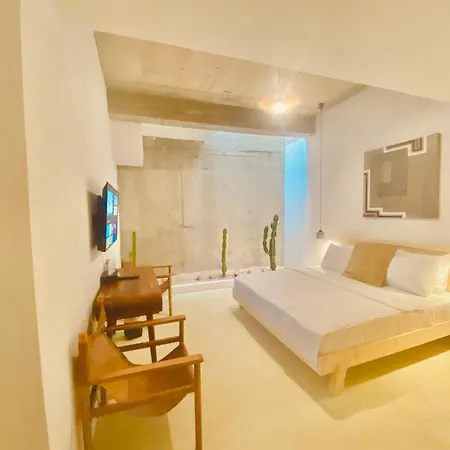 No908 Sunset Otel *