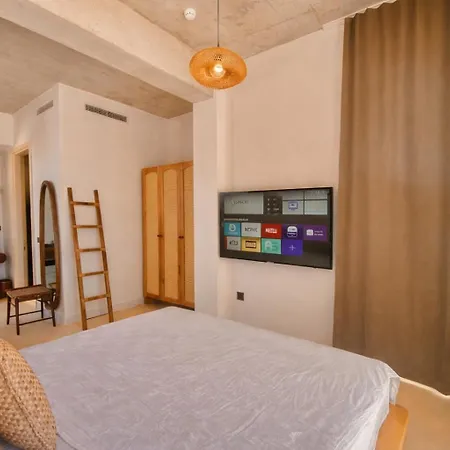 No908 Sunset Hotel *