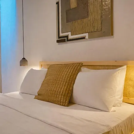 No908 Sunset Hotel *